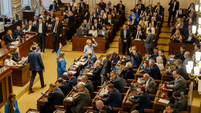 Váháte, koho volit? Zkuste si 33 zásadních hlasování Sněmovny a odhalte svého favorita