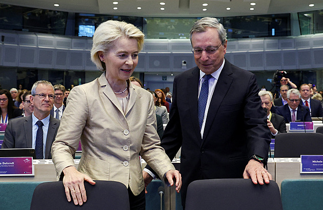 EU ohrožuje vlastní suverenitu, varuje Draghi. Autoprůmysl je příliš pomalý