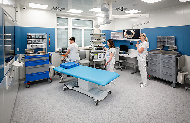 Pacientů se střevními záněty přibývá, lékařům pomůže nový sál v Turnově