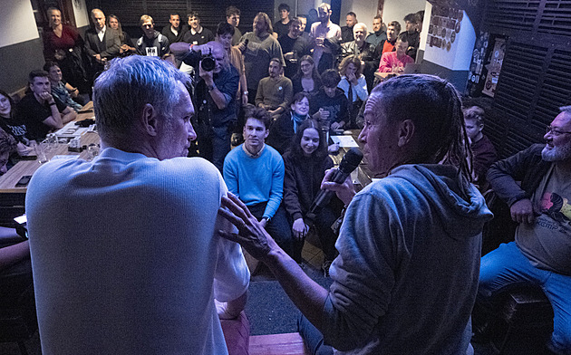 Předseda Pirátů Hřib se zajímal, jak šéf SPD Okamura dokáže hodiny řečnit