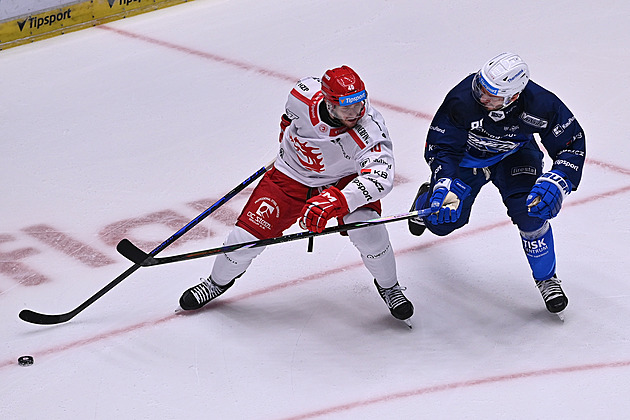 ONLINE: Třinec ve šlágru vede nad Kometou, Jágr poprvé nastoupí za Kladno