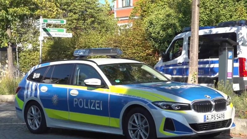 Útok kladivem v bavorské škole: Mladík napadl dva bývalé spolužáky