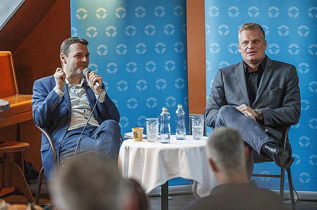 Ambice Motoristů? Nad pět procent to bude jízda, řekl Macinka. Turek chce sedm