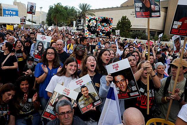 Začalo propouštění izraelských rukojmích, Hamás je předá ve dvou skupinách