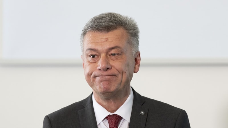 Blažek: Přijmout dar od odsouzeného muže nebyla chyba. Instituce původ bitcoinů nezpochybnily