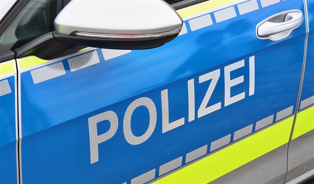 Hádka na parkovišti eskalovala u pokladny, teenager po pobodání vykrvácel