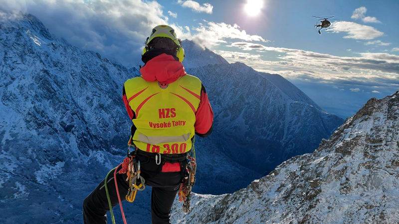 Nepochopitelný risk v Tatrách: Rodiče šplhali s devítiměsíčním dítětem na zledovatělou horu