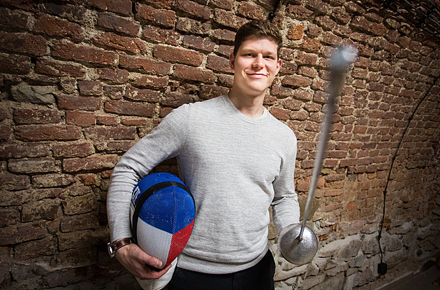 Rozhodovaly vteřiny. Ale je mezi námi. Jak šermíř Jurka zachraňoval život trenérovi