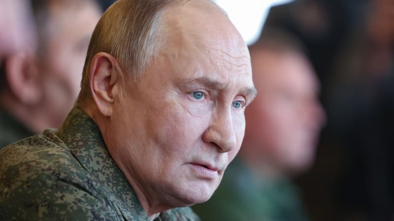 Pod dohledem Putina: Rusko udeřilo na Kyjev, odnesly to i děti. Prezident navštívil velitelství