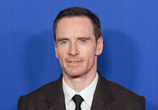 Nová Koruna? Netflix chystá ságu o klanu Kennedyů s Fassbenderem v hlavní roli