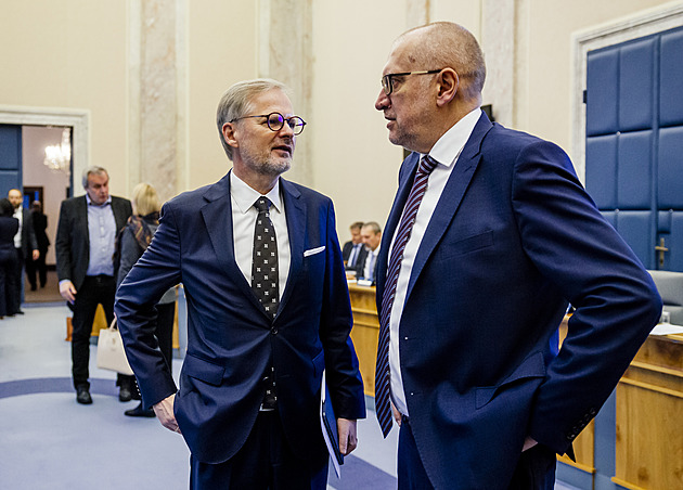 Vláda rozhodne o zvýšení základních platů učitelů od ledna o sedm procent