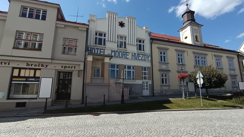 REPORTÁŽ: Hroby mohou být cíl. Dušičkový výlet u hranic Čech a Moravy láká i na Postřižiny