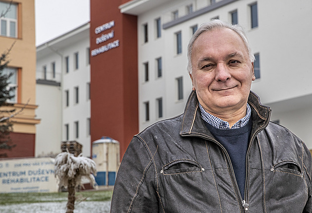 Psychoterapie pomůže se spánkem trvale. Funguje i zkrátit čas v posteli, říká lékař