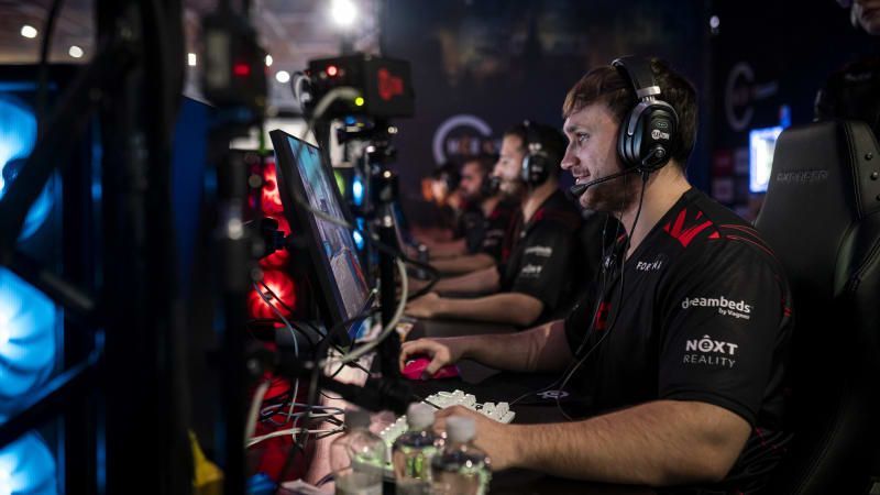 Začíná mistrovství ve hře Counter-Strike. Nechybí elitní týmy, zazní i hity z Kingdom Come