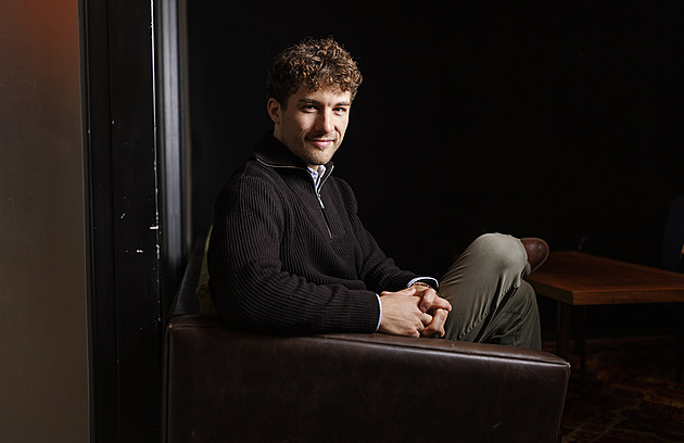 Vedlejší linka vás obohatí, nabádá influencer. Hláška z Love Islandu už ho otravuje