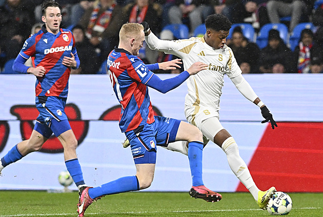 ONLINE: Plzeň - Sparta 0:0, domácí Vydra zahazuje penaltu, hosty dál drží Surovčík