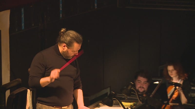 Bolest ze ztráty sestry nezmizí, říká Slováček mladší. S rodinnou tragédií se vyrovnává prací