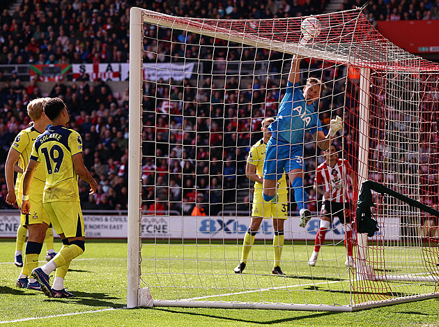 ONLINE: Kinský inkasoval a Tottenham je blízko sestupu. V akci Chelsea se City