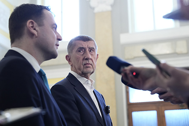 To si nesmí dovolit, budu to řešit. Babiš zpražil Turka za slova o deratizaci úředníků