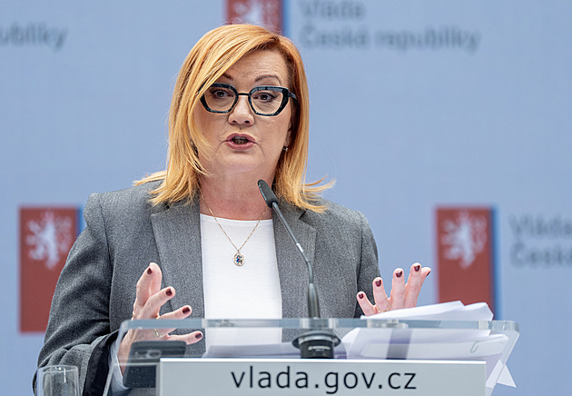 Stát by mohl zvyšovat zadlužení a tvářit se, že je vše v pořádku, varuje opozice