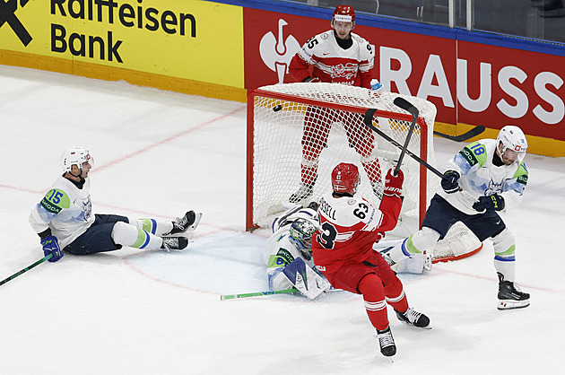 Dánsko - Slovinsko 4:0. Seveřané mají první výhru, čtyřmi body zazářil Aagaard