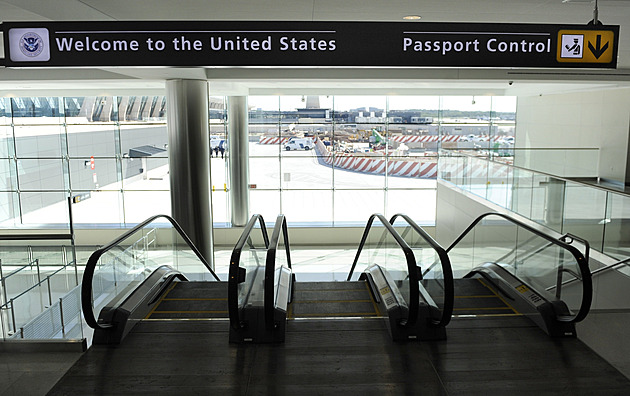 Do USA přijelo nejméně turistů za posledních dvacet let. Země už přišla o miliardy