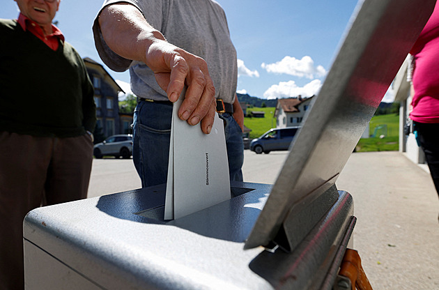 Švýcaři v referendu odmítli populační limit. Krajní pravice neuspěla