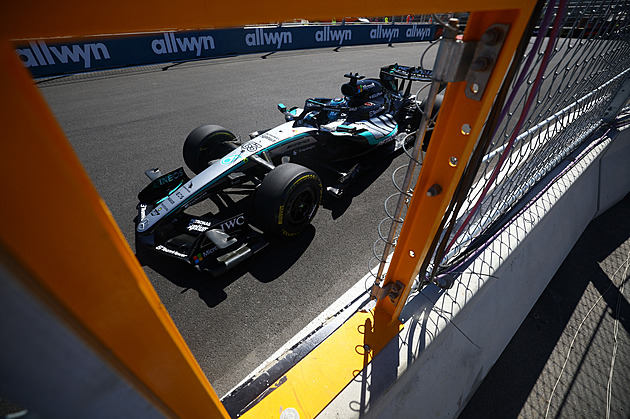 Úvodní trénink F1 na novém okruhu v Madridu vyhrál Russell před Antonellim