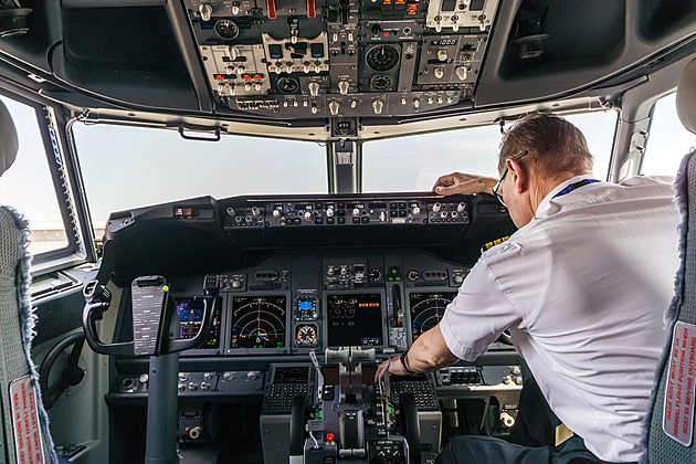 Vysoký plat, ale nejistá budoucnost. Jak si američtí piloti spoří na důchod