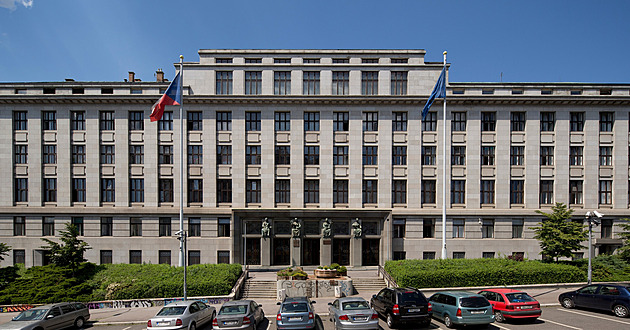 NKÚ kritizuje podporu zemědělského výzkumu. Ministerstvo nesleduje jeho přínosy