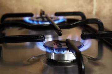 E.ON a Pražská plynárenská zdražily fixace energií pro nové zákazníky