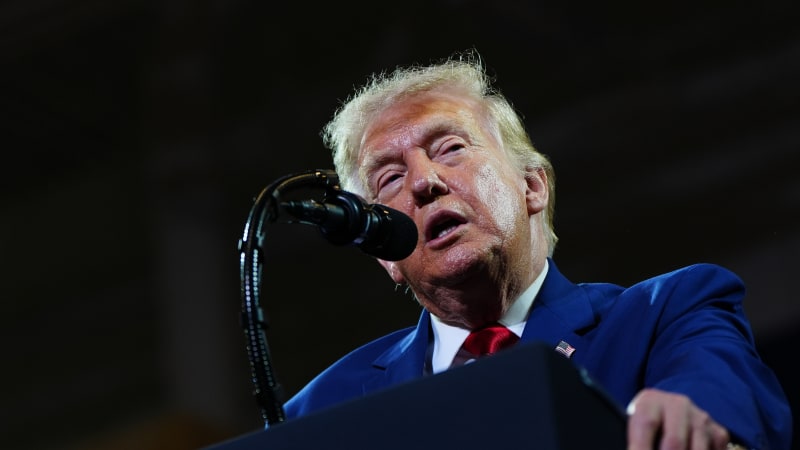 Trump: Je načase, aby Ukrajina měla nového prezidenta. Zelenskyj mohl válku mnohokrát ukončit