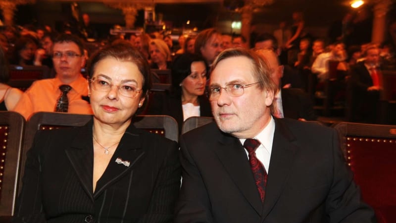 Jiří Štěpnička prožil s manželkou 57 let. Přežil ji o 4 roky, po její smrti se trápil