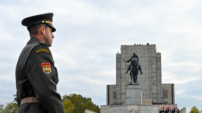 ON-LINE: Oslavy výročí založení republiky začaly. Pavel s Babišem slaví na pražském Vítkově